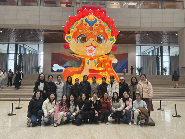 感悟工匠精神，綻放巾幗芳華——農(nóng)墾中心開展慶“三八”主題活動